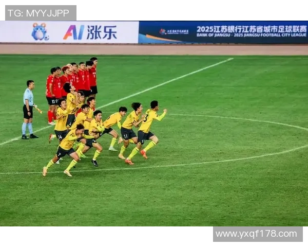 新疆足球明星法特的传奇之路与对家乡的热爱与贡献